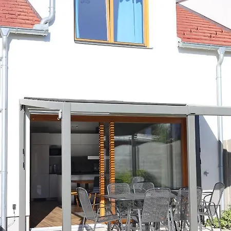 Veritas House 米库洛夫 外观 照片